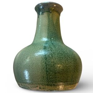 Green Ceramic Vase Vtg Green/Light Green W/Dark Interior Beautiful Side Ombré